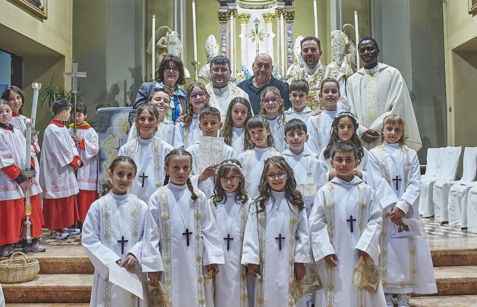Festa e preghiera per le Prime Comunioni 2026 nella Comunità Pastorale Madonna di Lourdes - foto 4
