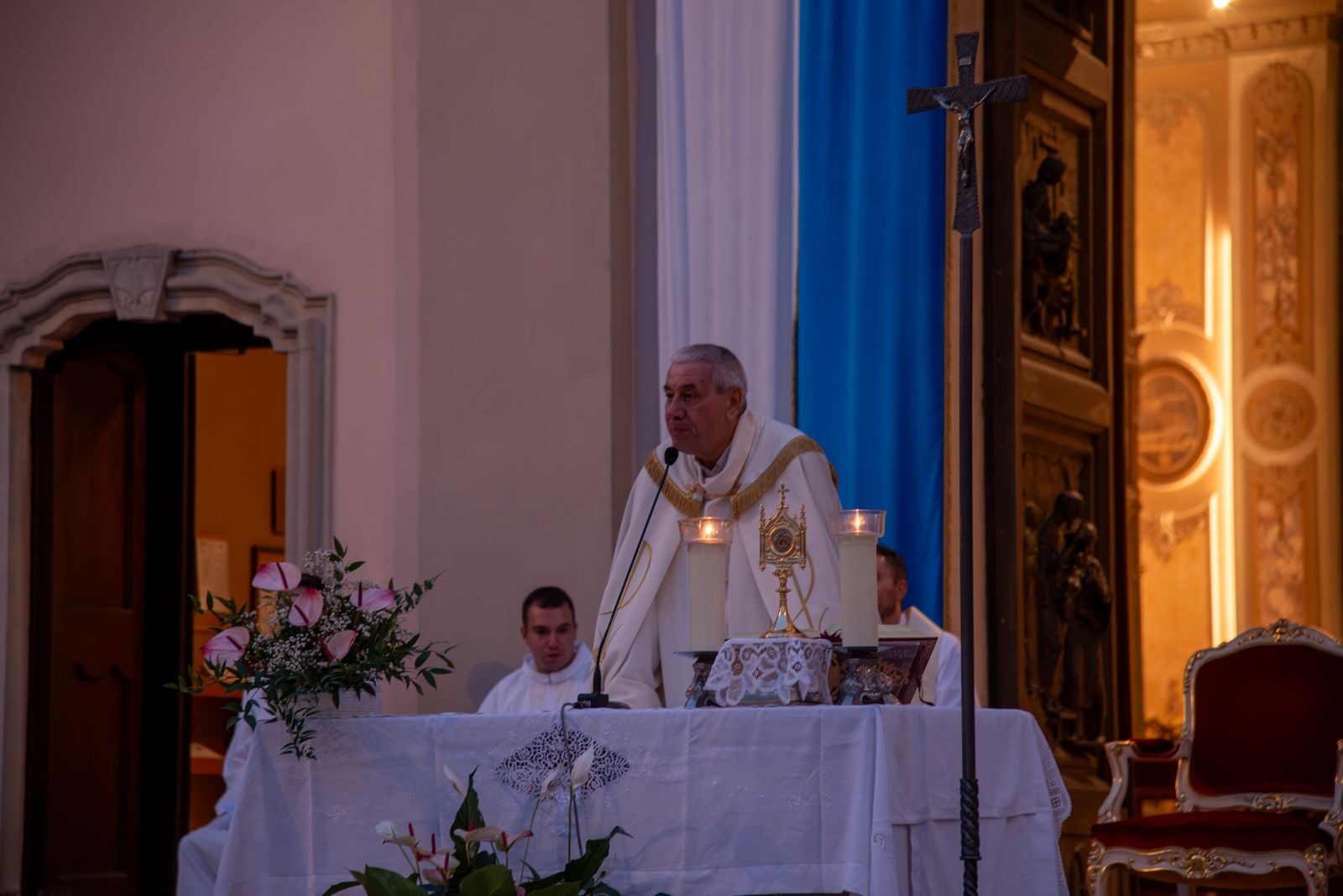 S. Messa e processione a Fenegrò in occasione della festa di S. Maria Nascente